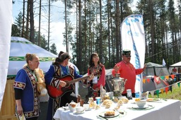 Команда "Газпром трансгаз Уфа" встречала гостей с традиционными башкирскими угощениями