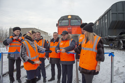 Символичная церемония отправки первого контейнерного поезда