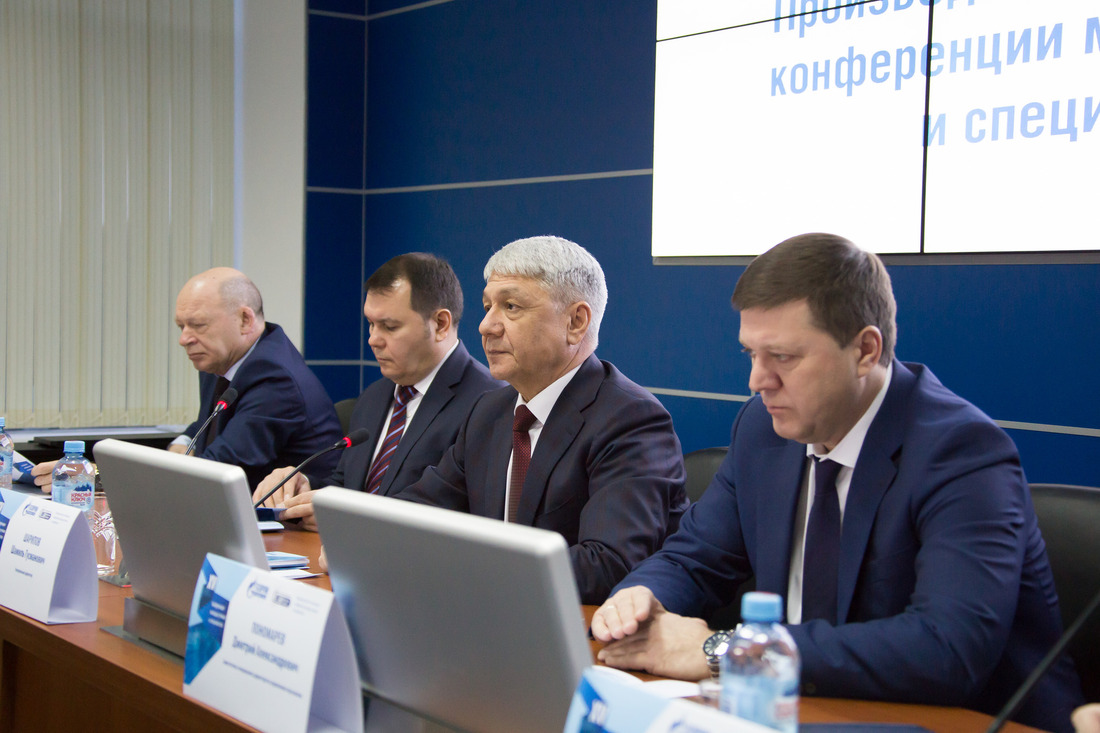 Участников приветствовал генеральный директор ООО "Газпром трансгаз Уфа" Шамиль Шарипов