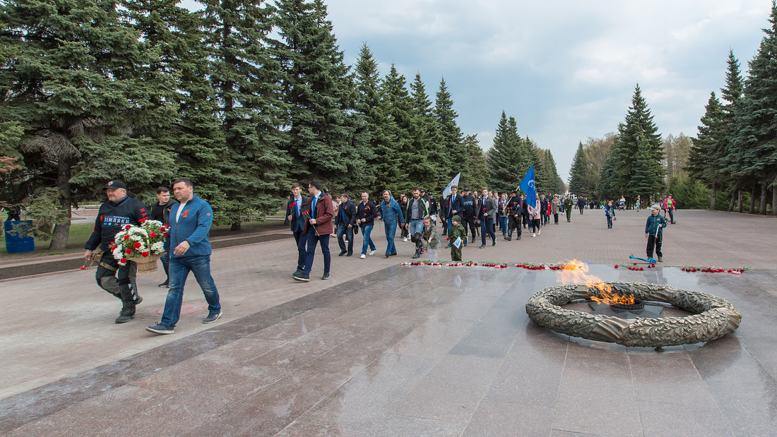 Участники мотопробега возложили цветы к памятникам Героев Великой Отечественной войны